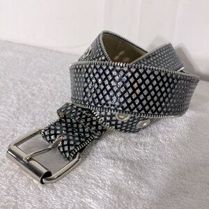 Women’s Sparkly Black Belt With Silver Tone Buckle